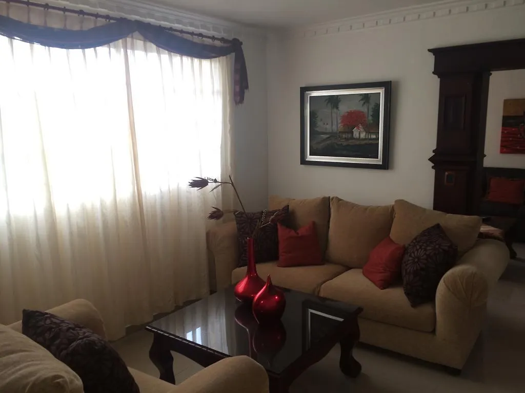 מלון סנטיאגו דה לוס קבאלרוס Residencial Cordero