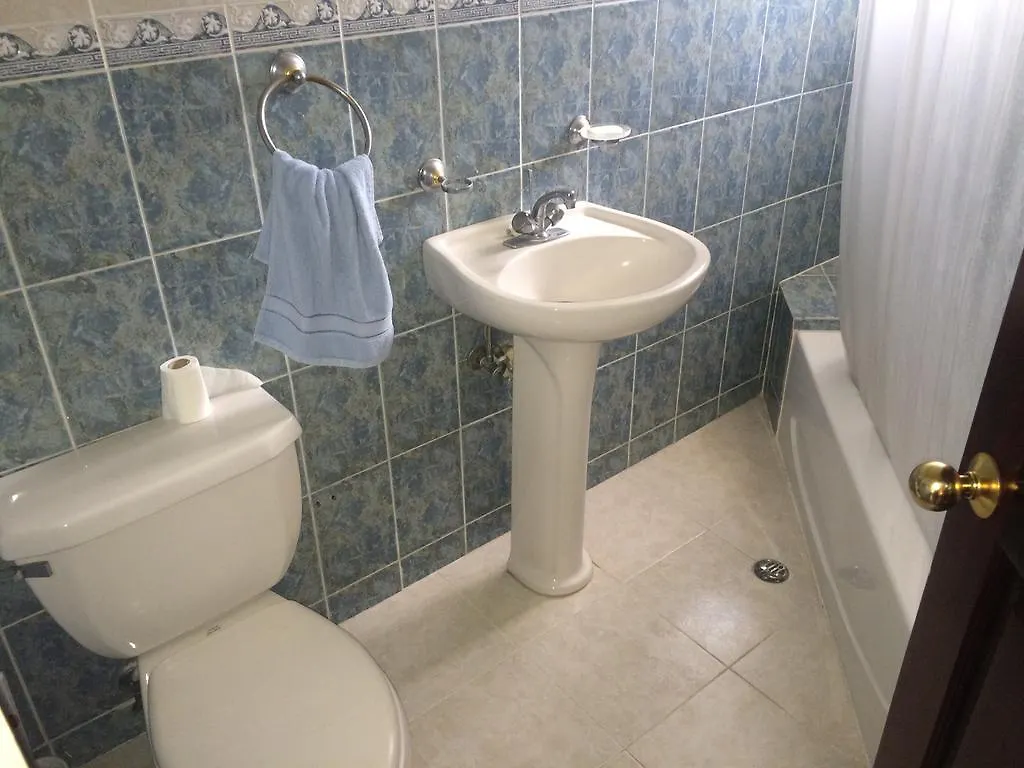 מלון סנטיאגו דה לוס קבאלרוס Residencial Cordero 0*,